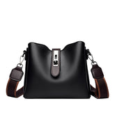 حقيبة كتف نسائية سوداء بذراع عريض حجم متوسط،. - KSA