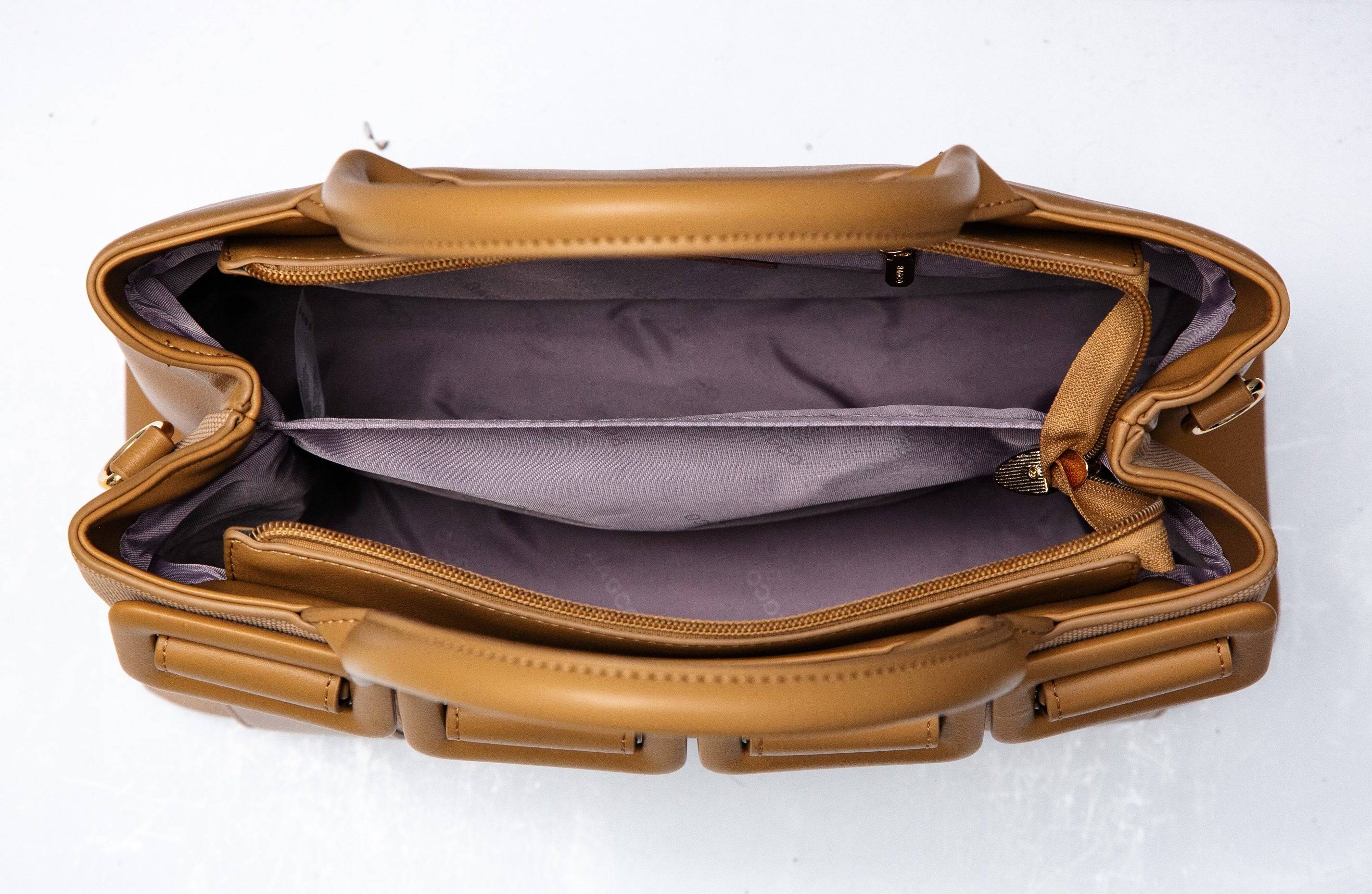حقيبة نسائية فخمة باللون الاسود مناسبة لأوقات العمل والاحتفالات . - KSA
