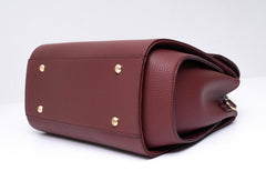 حقيبة يد نسائية متوسطة الحجم بتصميم جذاب أنيق جداً بيد متوسطة وحزام طويل باللون الوردى - KSA