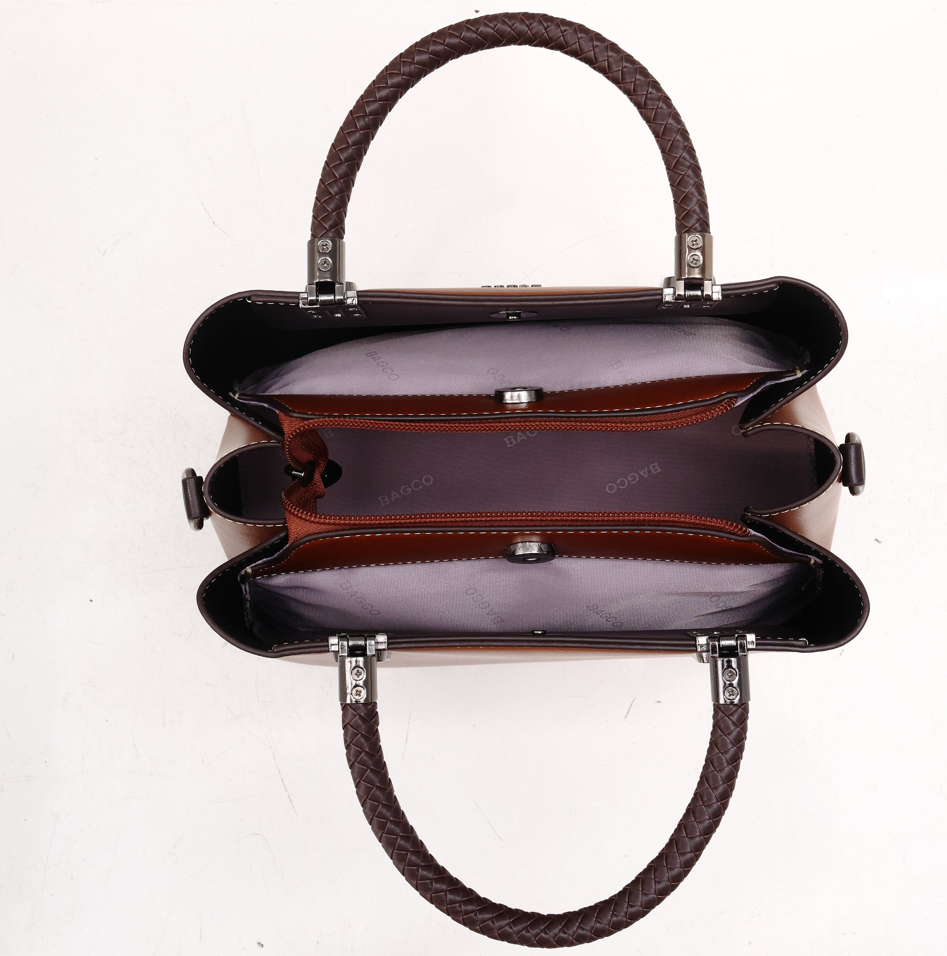 حقيبة يد نسائية باللون البيج بملمس ناعم ويد مريحة وحزام طويل للكتف - KSA