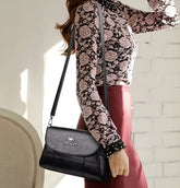 حقيبة كتف نسائية مستطيلة بتصميم مميز لون كحلي - KSA