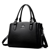 حقيبة يد نسائية سوداء بتصميم أنيق وعملي، مناسبة للاستخدام اليومي والمناسبات المختلفة.
مصنوعة من جلد مرن عالى الجودة - KSA