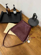 حقيبة يد نسائية كبيرة الحجم باللون العنابي - KSA