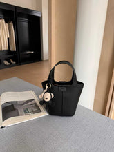 حقيبة يد نسائية متوسطة الحجم بلون اسود - KSA