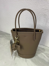 حقيبة يد نسائية أنيقة على شكل دلو - لون رمادي غامق - KSA