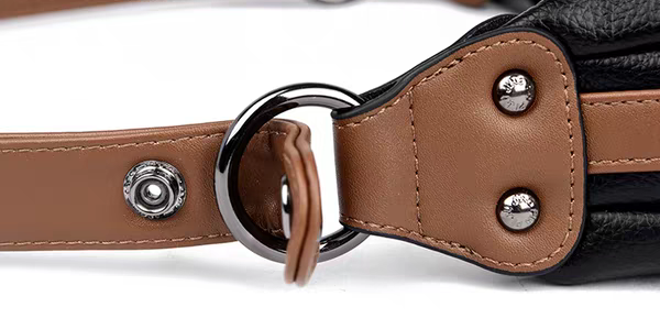 حقيبة كتف نسائية لون بني وجملي كروس بودي - KSA