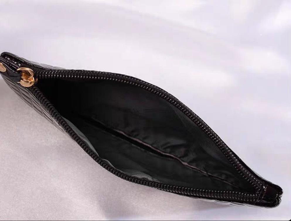 حقيبة يد نسائية صغيرة لون اسود - KSA