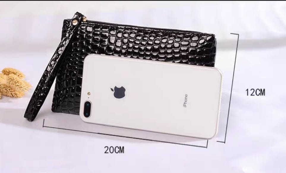 حقيبة يد نسائية صغيرة لون اسود - KSA