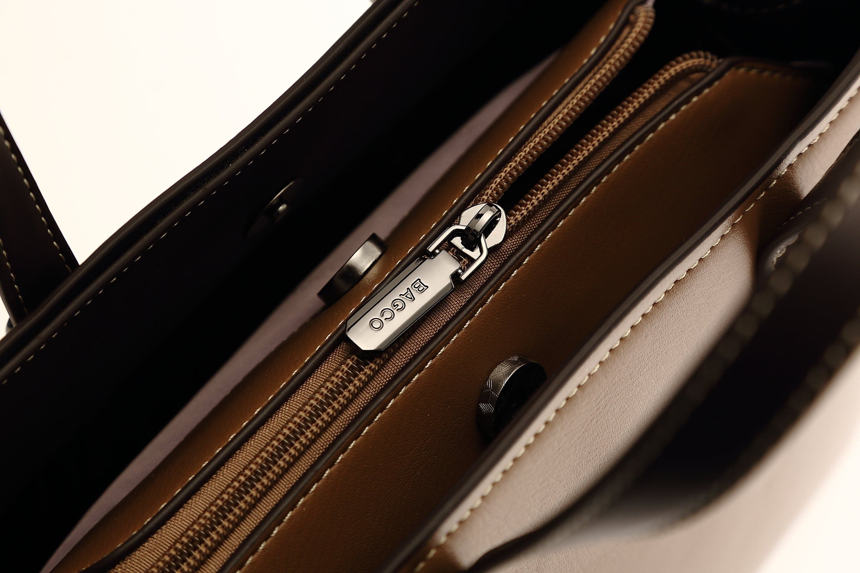 حقيبة يد باللون الاسود مربعة الشكل كبيرة الحجم مع حزام طويل للكتف - KSA