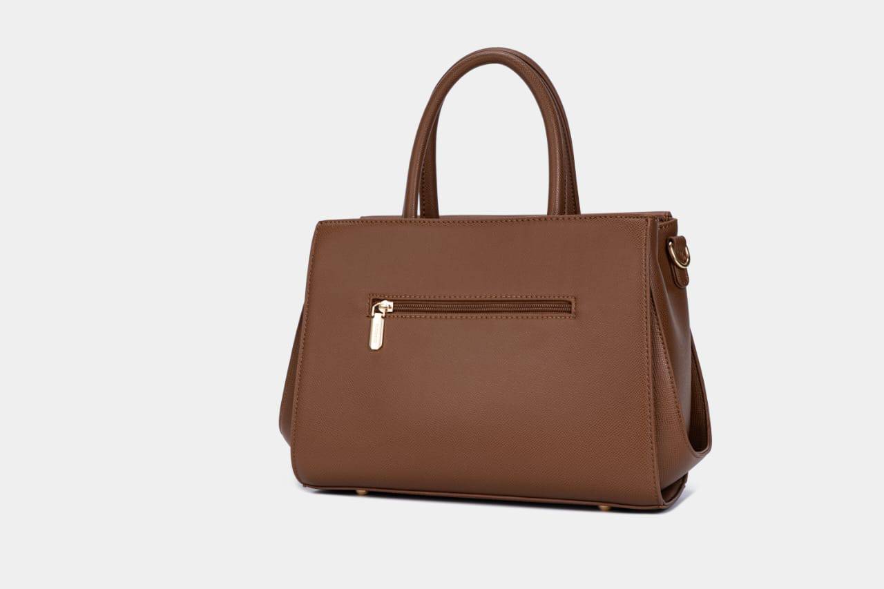 حقيبة يد نسائية متوسطة الحجم بتصميم جذاب أنيق جداً بيد متوسطة وحزام طويل باللون البنى - KSA
