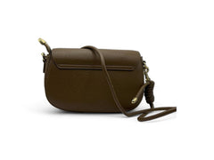 حقيبة كتف نسائية باللون البنى مستطيلة و صغيرة الحجم بتصميم بسيط ومساحة داخلية مناسبة - KSA