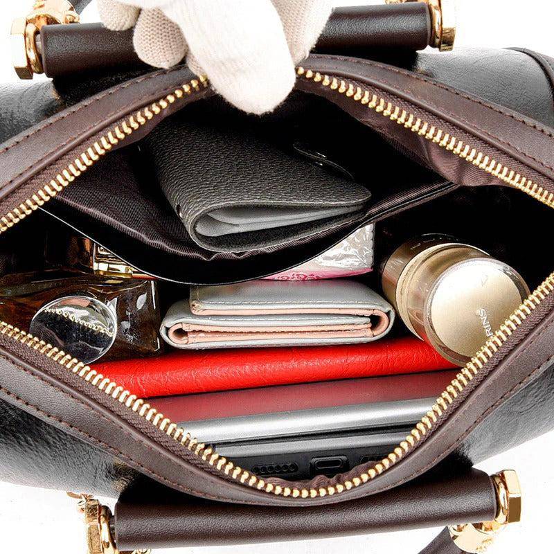 حقيبة يد كبيرة مصممة بشكل عصري جذاب - ازرق - KSA