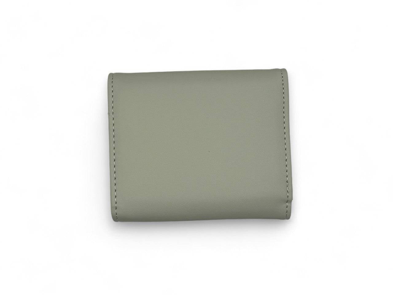 محفظة نسائية باللون الرمادى بتصميم بسيط وحجم مناسب - KSA