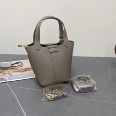 حقيبة يد نسائية كبيرة لون رمادي غامق بيد قصيرة - KSA