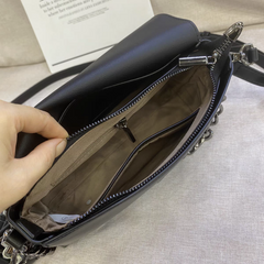 حقيبة كتف نسائية صغيرة الحجم لون عنابي كروس بودي - KSA