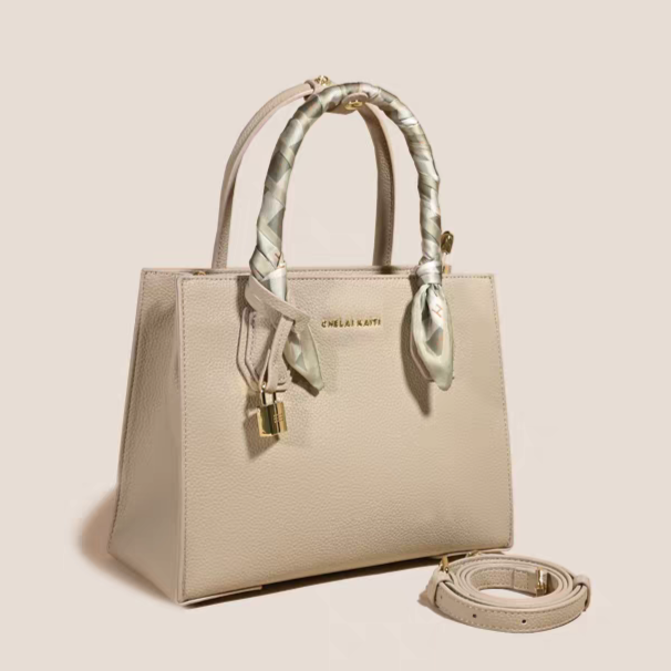 حقيبة يد نسائية رسمية أنيقة كبيرة الحجم مع وشاح وحلية لون اوف وايت - KSA