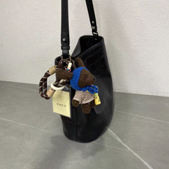 حقيبة كتف نسائية متوسطة الحجم جلد بارز لون أسود - KSA